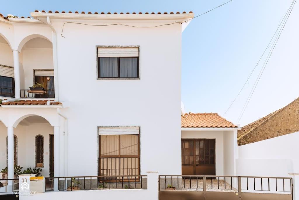 Casa Do Patio - 3 Bedrooms, Ponte Rol Torres Vedras Exterior foto